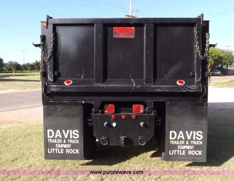 image for item I7620 2002 GMC C7500 dump truck