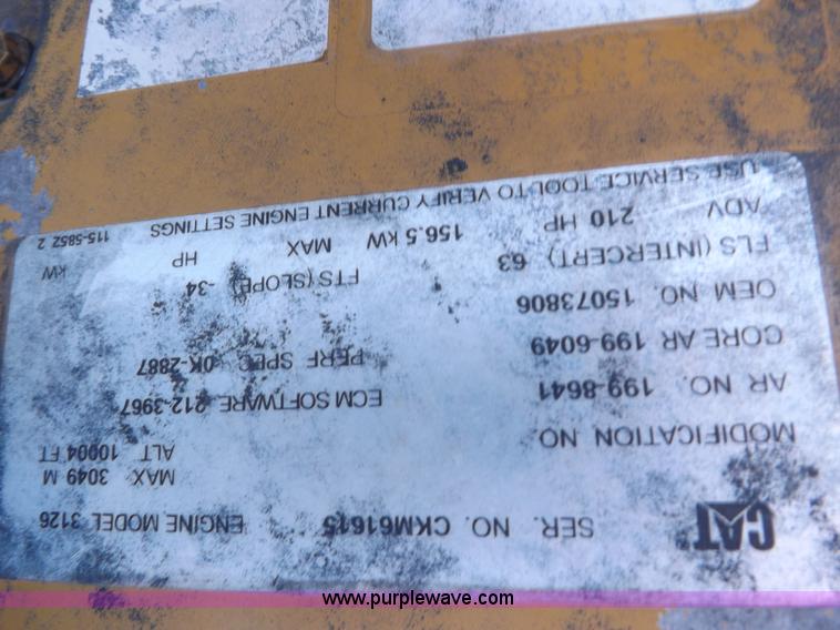 image for item I7620 2002 GMC C7500 dump truck