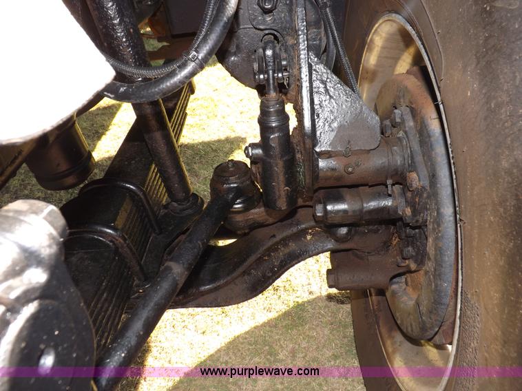 image for item I7620 2002 GMC C7500 dump truck