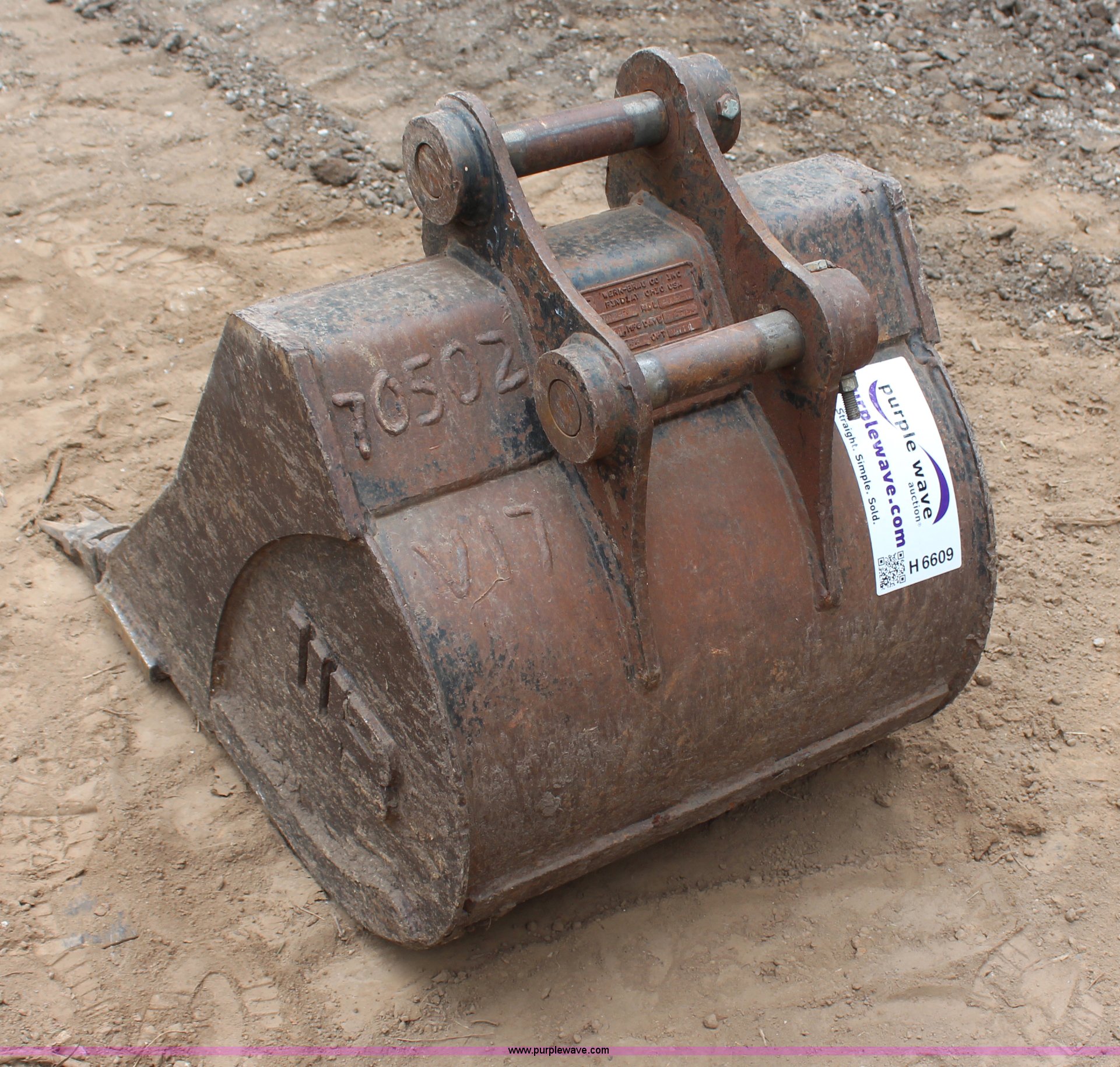 WB 24" mini excavator bucket in Stilwell, KS Item H6609 sold Purple