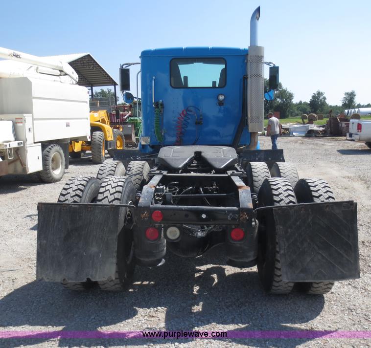 image for item D5955 2003 International 9100i semi truck