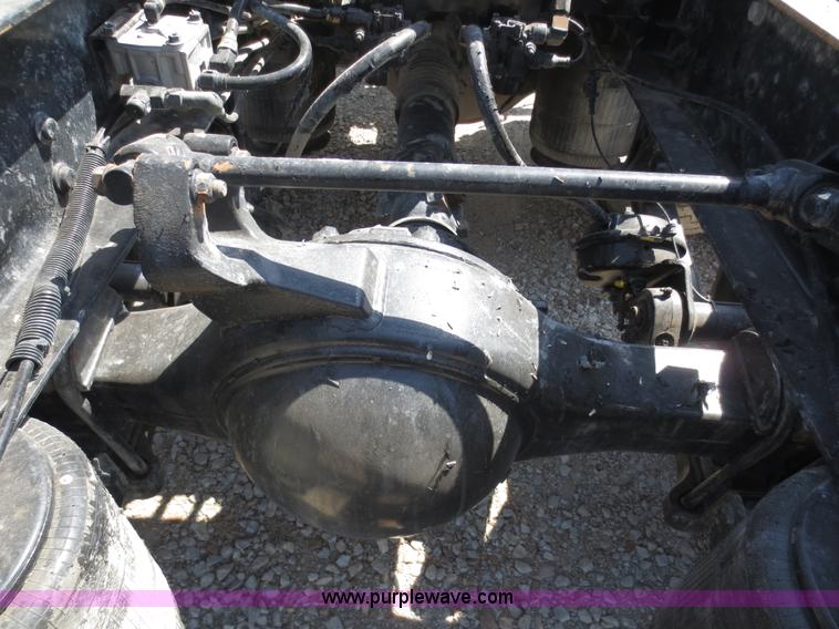 image for item D5955 2003 International 9100i semi truck