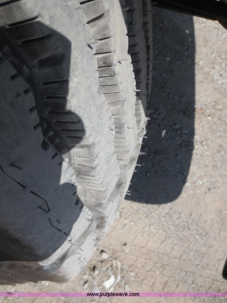 image for item D5955 2003 International 9100i semi truck