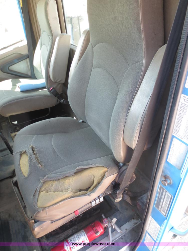 image for item D5955 2003 International 9100i semi truck