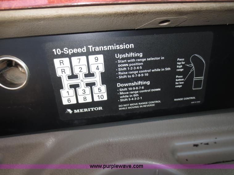 image for item D5955 2003 International 9100i semi truck