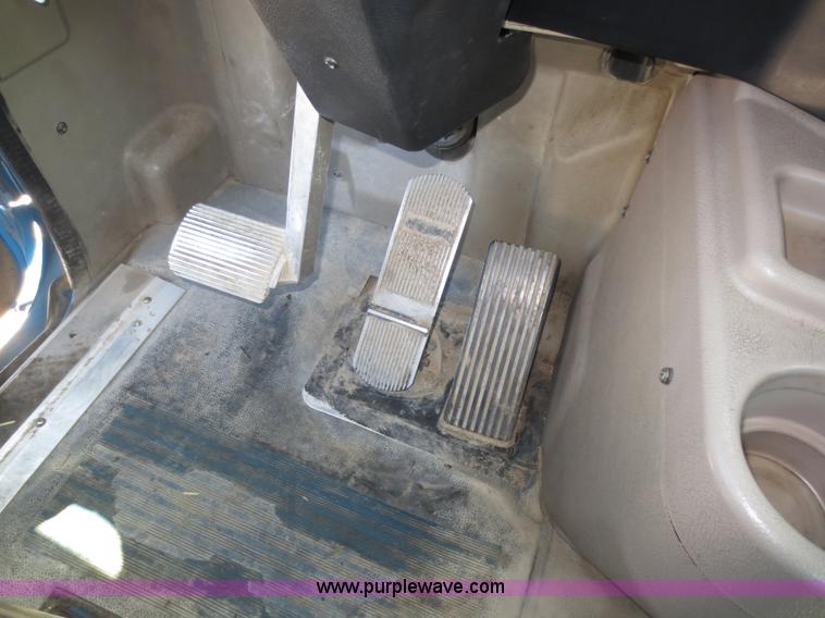 image for item D5955 2003 International 9100i semi truck