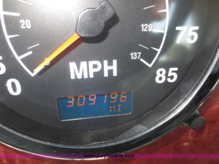 image for item D5955 2003 International 9100i semi truck