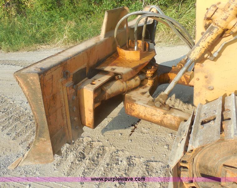 image for item E7621 1987 Case 450C dozer