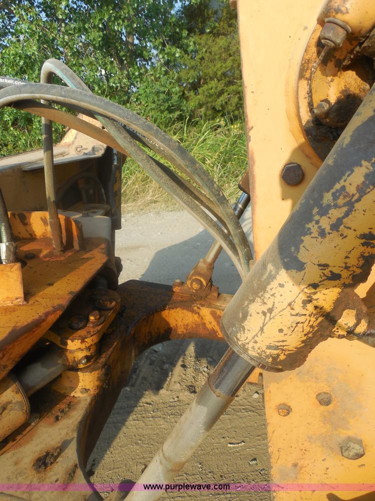 image for item E7621 1987 Case 450C dozer