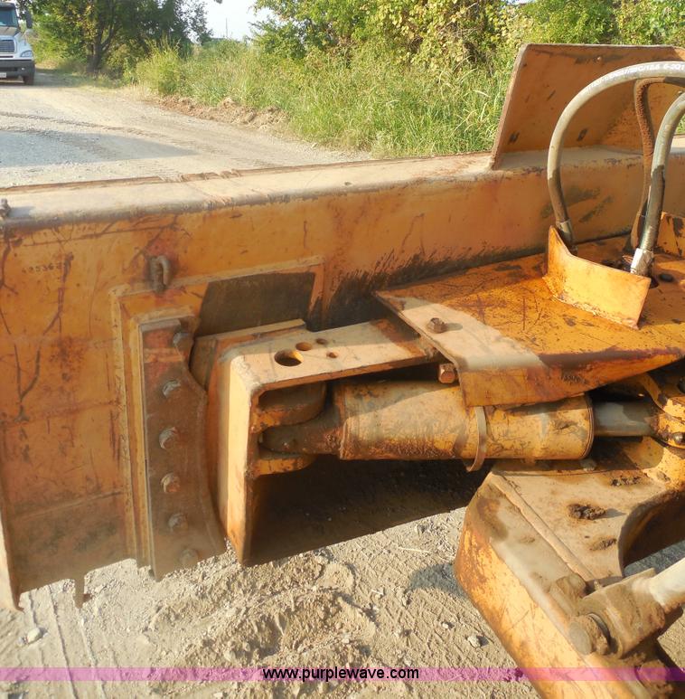 image for item E7621 1987 Case 450C dozer