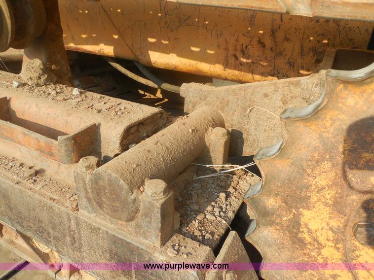 image for item E7621 1987 Case 450C dozer