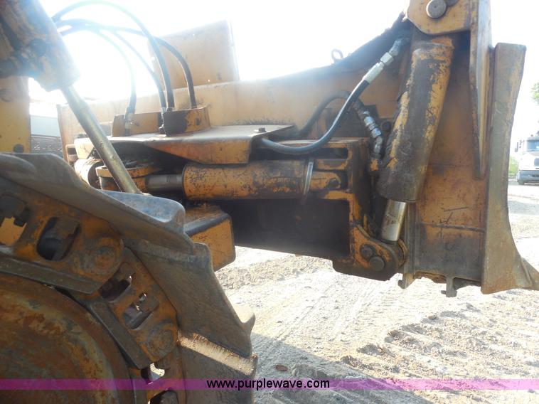image for item E7621 1987 Case 450C dozer