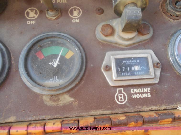 image for item E7621 1987 Case 450C dozer