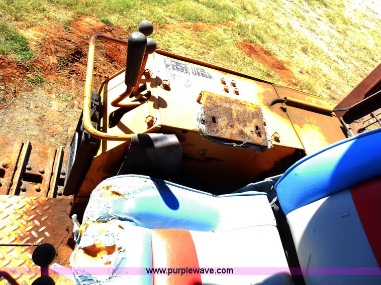 image for item E7621 1987 Case 450C dozer