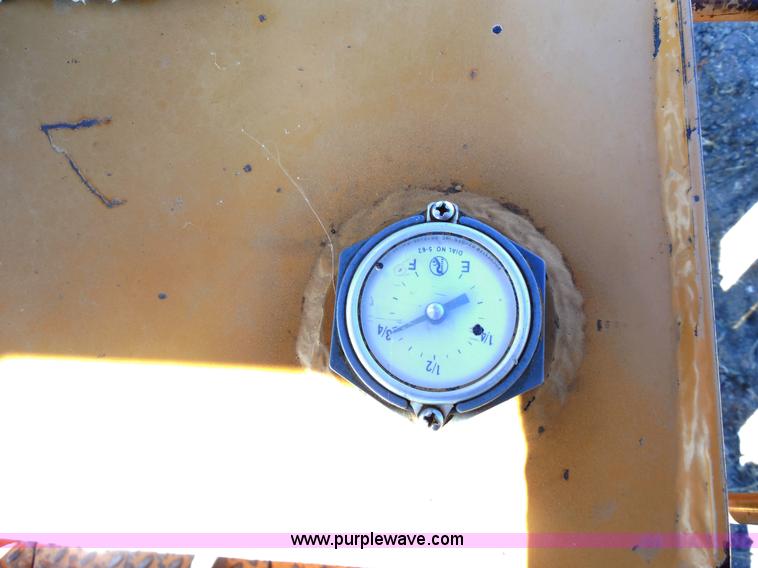 image for item E7621 1987 Case 450C dozer