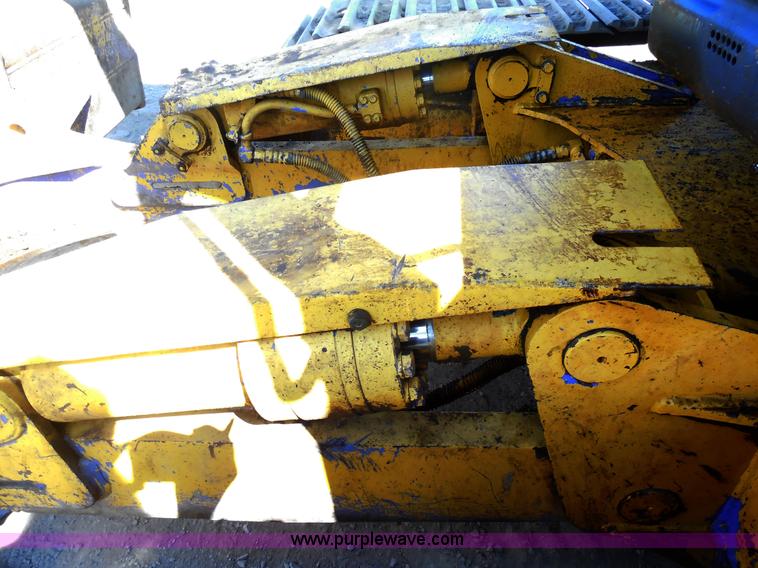 image for item E7621 1987 Case 450C dozer