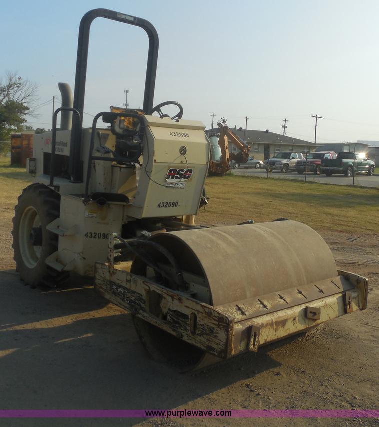 image for item E7622 Ingersoll Rand SD40D vibratory roller