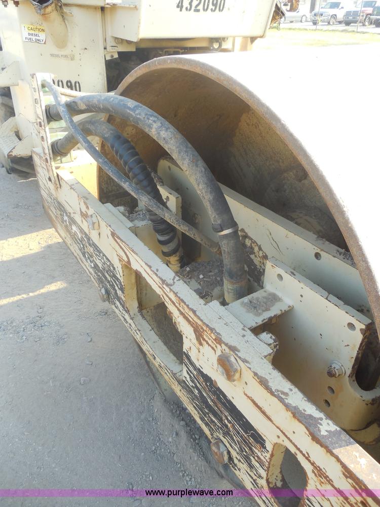 image for item E7622 Ingersoll Rand SD40D vibratory roller