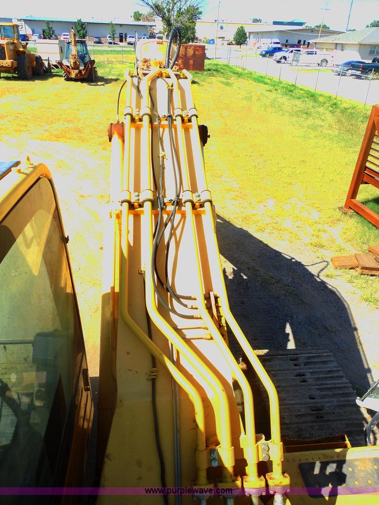 image for item E7623 2007 Komatsu PC220LC-8 excavator