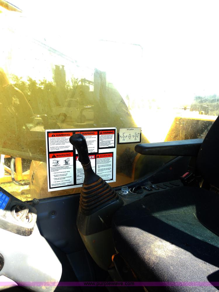 image for item E7623 2007 Komatsu PC220LC-8 excavator