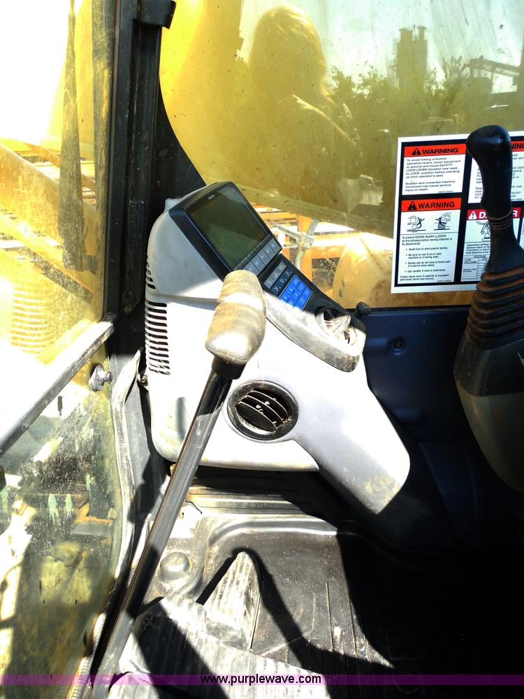 image for item E7623 2007 Komatsu PC220LC-8 excavator