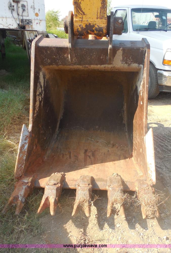 image for item E7623 2007 Komatsu PC220LC-8 excavator