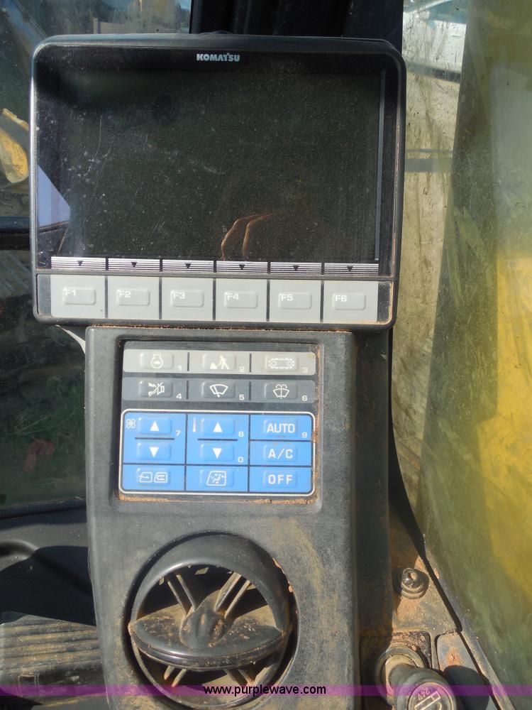 image for item E7623 2007 Komatsu PC220LC-8 excavator