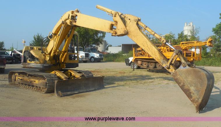 image for item E7625 1997 Komatsu PC128UU-1 Avance mini excavator