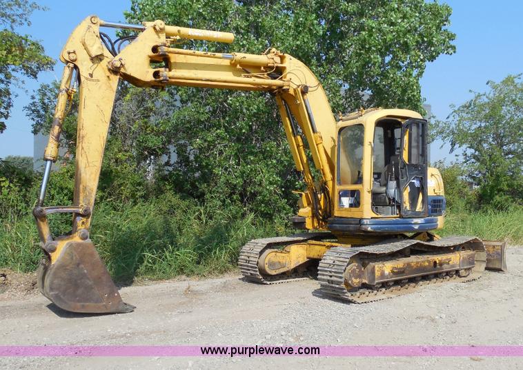 image for item E7625 1997 Komatsu PC128UU-1 Avance mini excavator