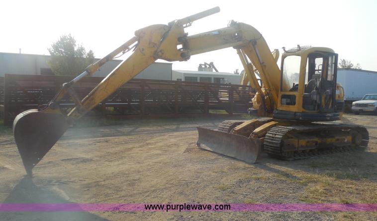 image for item E7625 1997 Komatsu PC128UU-1 Avance mini excavator