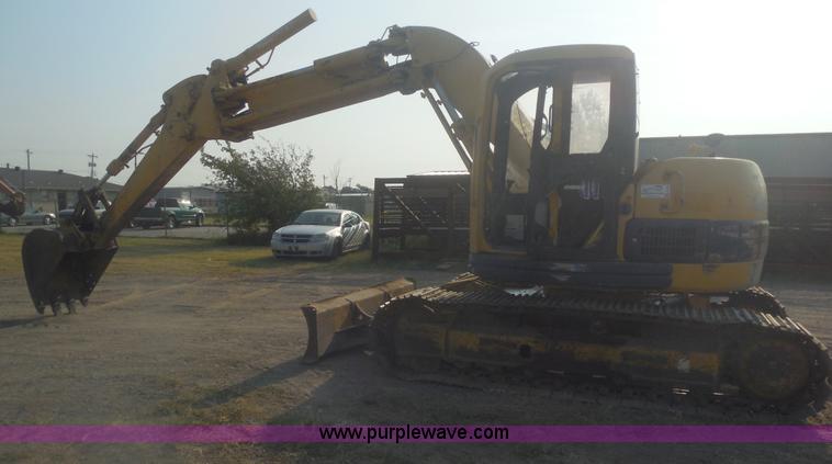 image for item E7625 1997 Komatsu PC128UU-1 Avance mini excavator