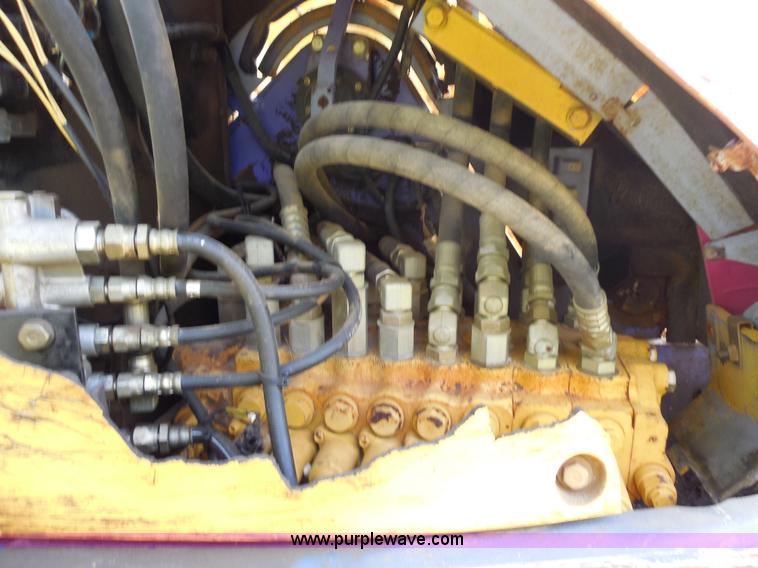 image for item E7625 1997 Komatsu PC128UU-1 Avance mini excavator