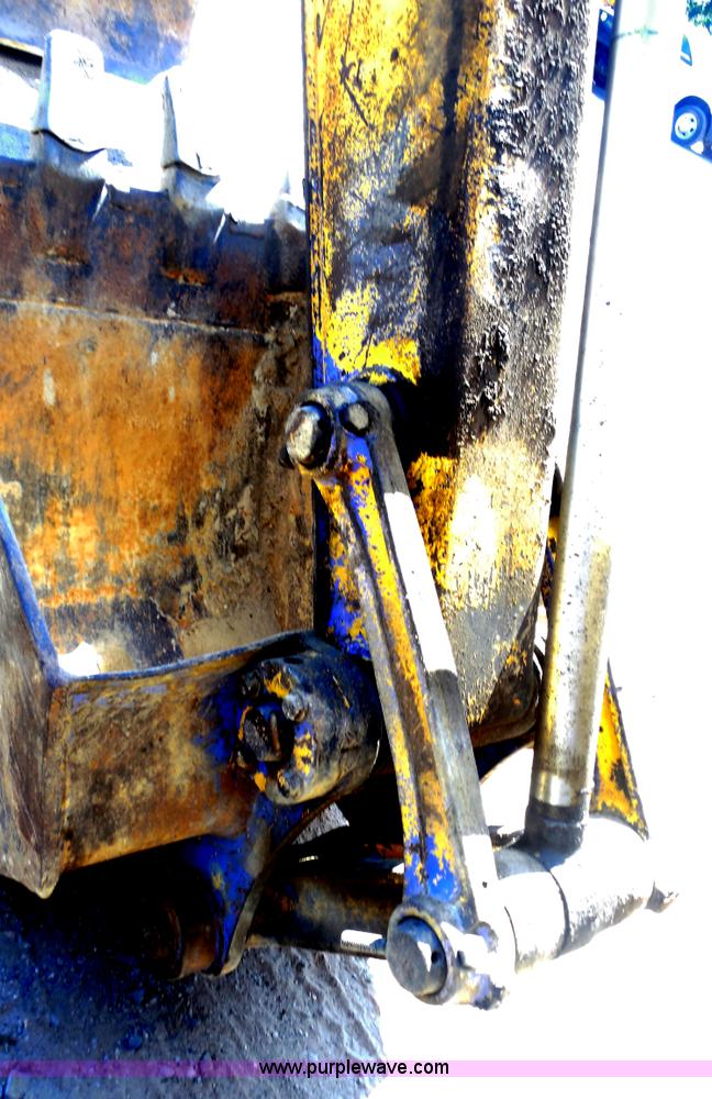 image for item E7625 1997 Komatsu PC128UU-1 Avance mini excavator