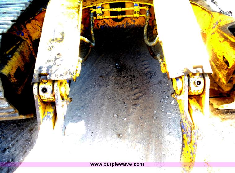 image for item E7625 1997 Komatsu PC128UU-1 Avance mini excavator