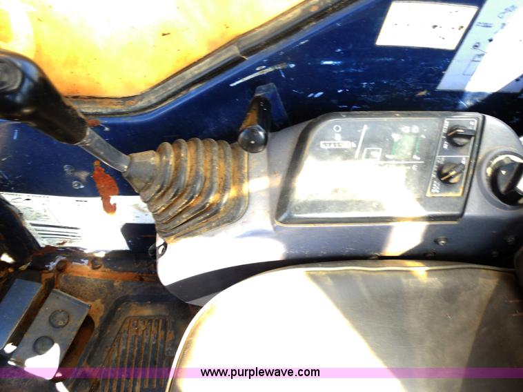 image for item E7625 1997 Komatsu PC128UU-1 Avance mini excavator