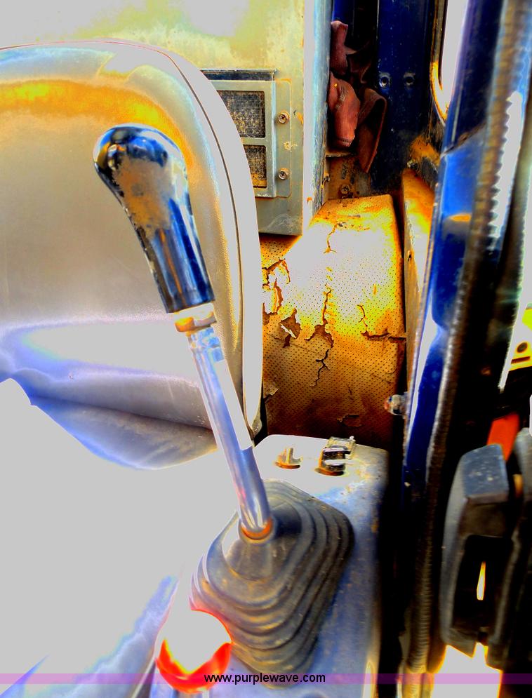 image for item E7625 1997 Komatsu PC128UU-1 Avance mini excavator