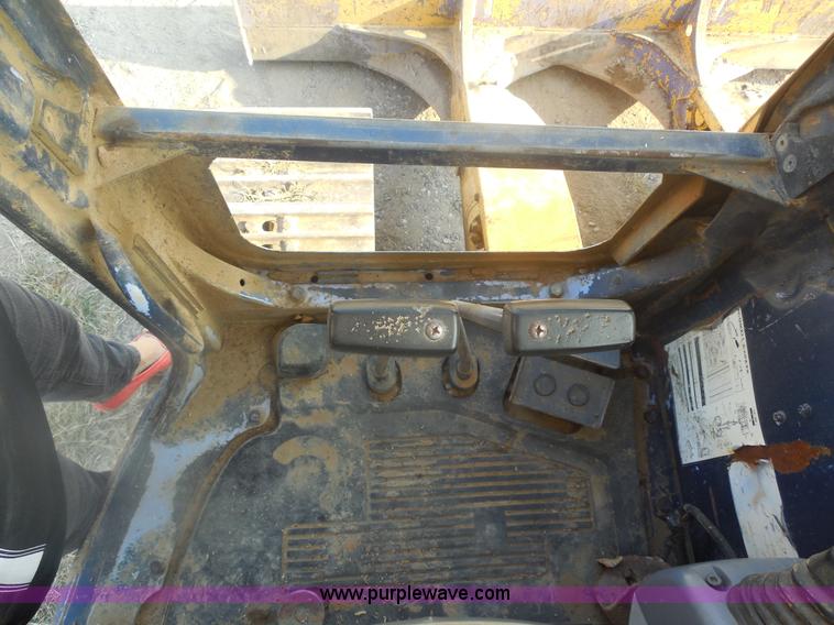 image for item E7625 1997 Komatsu PC128UU-1 Avance mini excavator