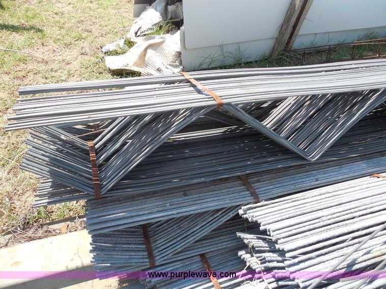 image for item E7634 (8) bundles of welded wire mesh reinforcement