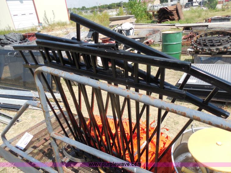 image for item E7637 Scaffolding platform and step ladder