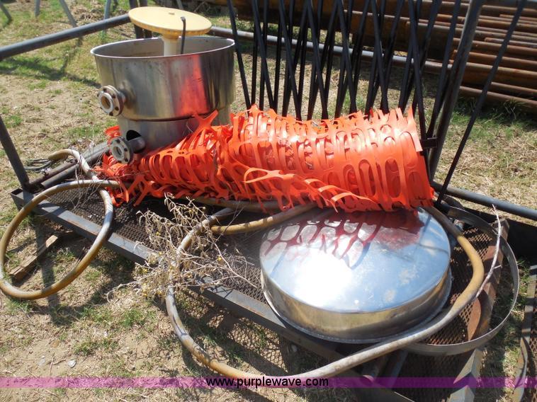 image for item E7637 Scaffolding platform and step ladder