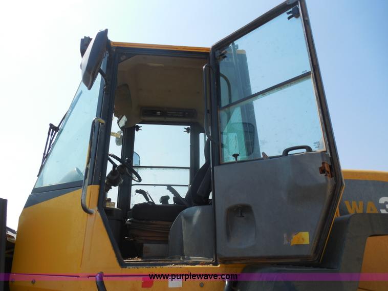 image for item E7638 2006 Komatsu WA320-5L wheel loader