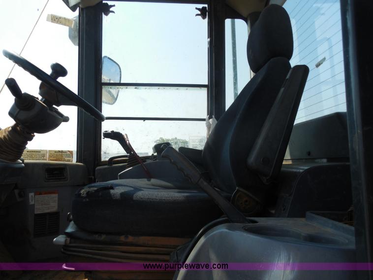 image for item E7638 2006 Komatsu WA320-5L wheel loader