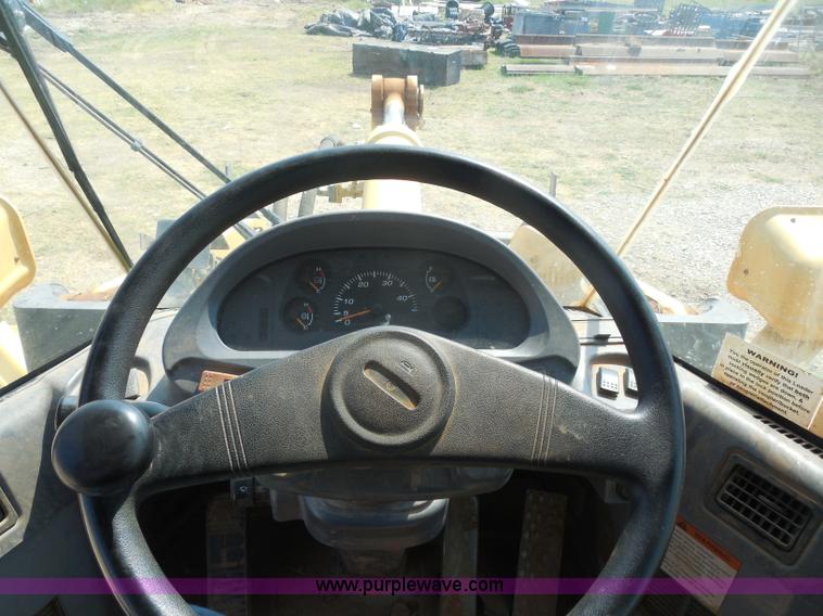 image for item E7638 2006 Komatsu WA320-5L wheel loader