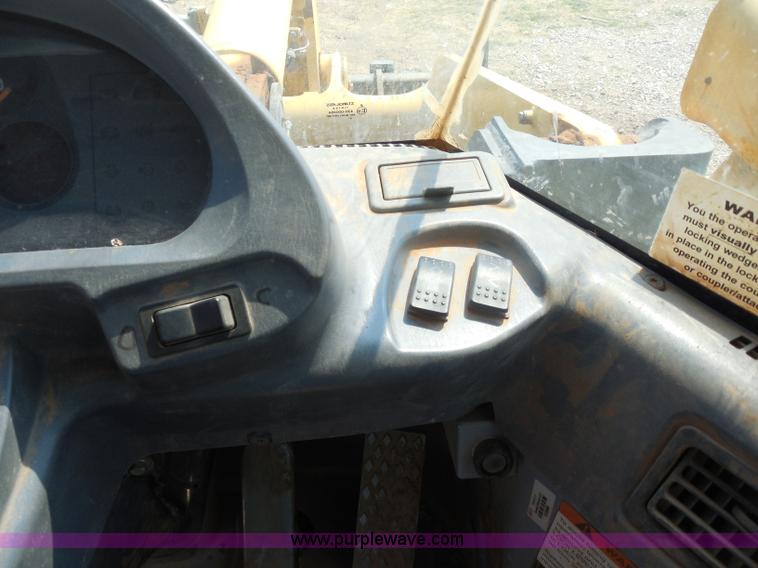 image for item E7638 2006 Komatsu WA320-5L wheel loader