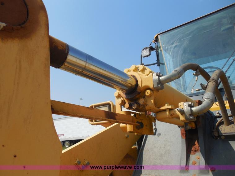 image for item E7638 2006 Komatsu WA320-5L wheel loader