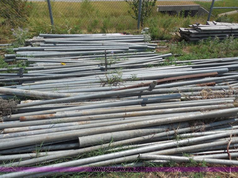 image for item E7652 Approximately 100 assorted galvanized metal fence posts