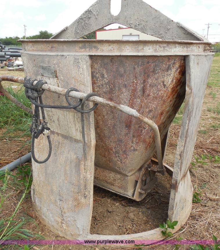 image for item E7655 Gar Bro cement bucket