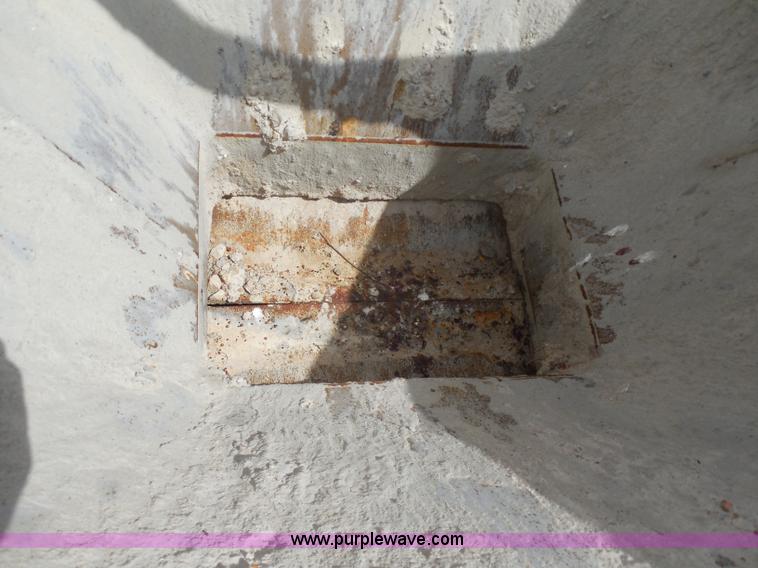 image for item E7655 Gar Bro cement bucket