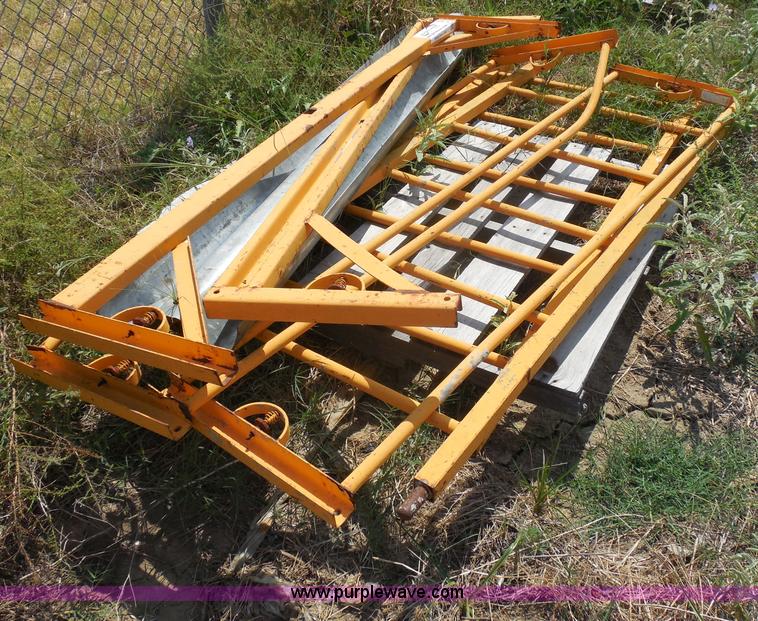 image for item E7660 Perry scaffolding