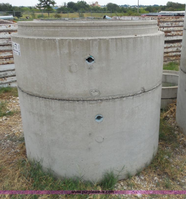 image for item E7663 (10) precast concrete manhole pipe